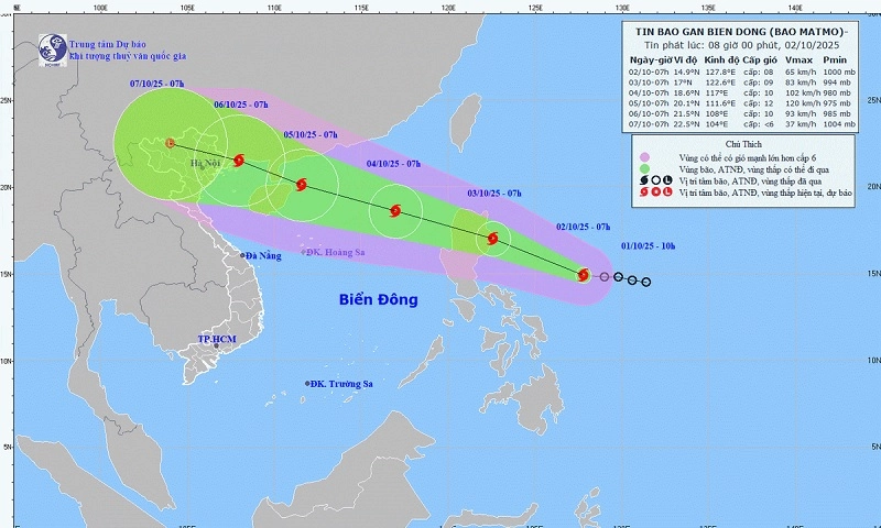 Bão MATMO tiến gần biển Đông