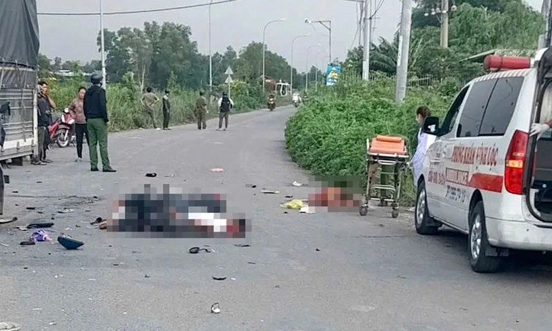 Xe máy đối đầu ô tô tải, 1 người tử vong tại chỗ