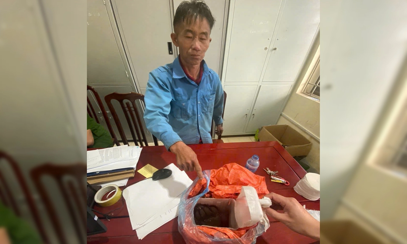 Trên đường đi ‘ship’ tay gấu, người đàn ông bị công an bắt giữ