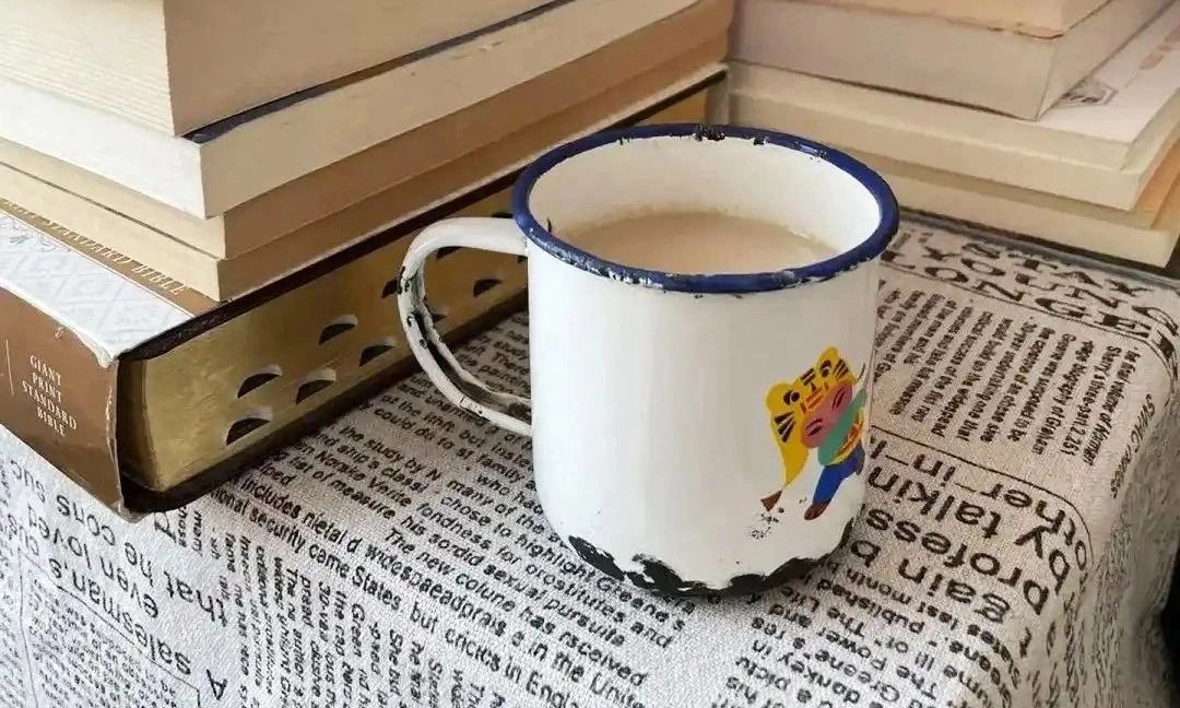 Cảnh báo nguy hại từ các loại cốc, bình nếu đựng nước sôi
