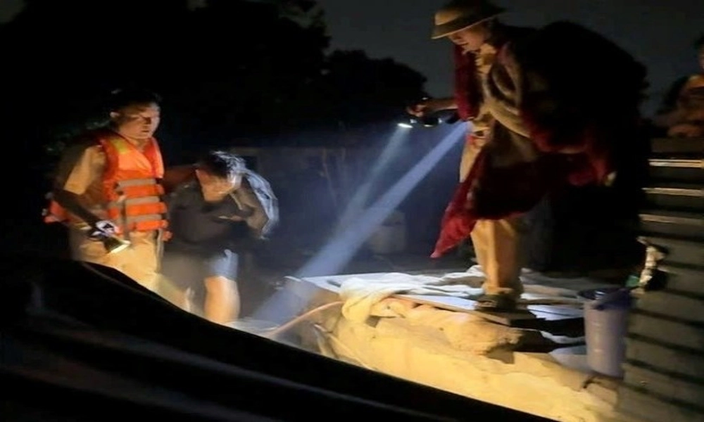 Phát hiện tàu thủy không biển kiểm soát khai thác cát trái phép