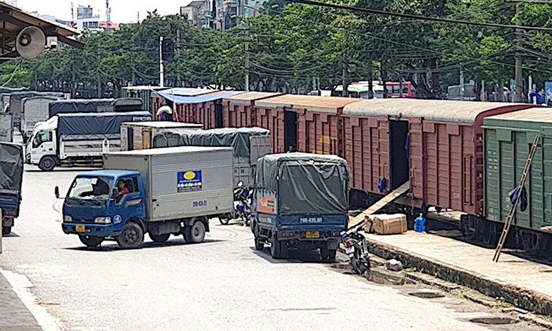 Đường sắt vận chuyển miễn phí hàng cứu trợ tới vùng bị thiệt hại do bão lũ