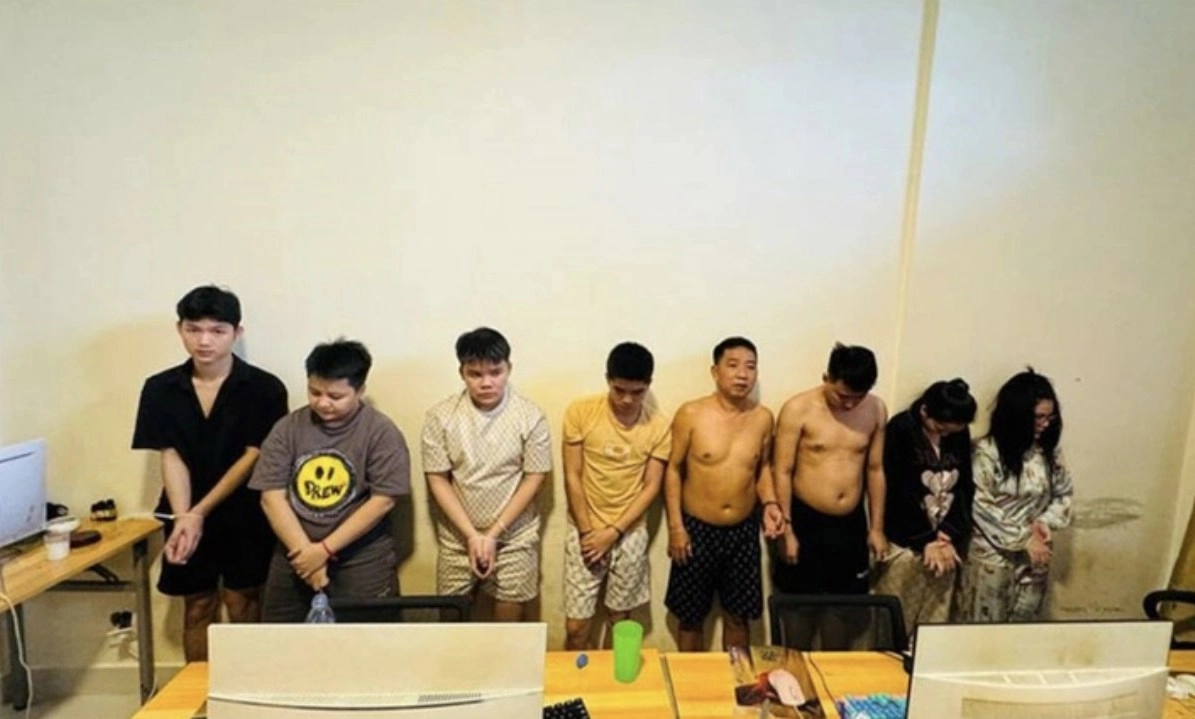 Đột kích “tổng đài” lừa đảo ở Phnom Penh: 8 người Việt bị bắt