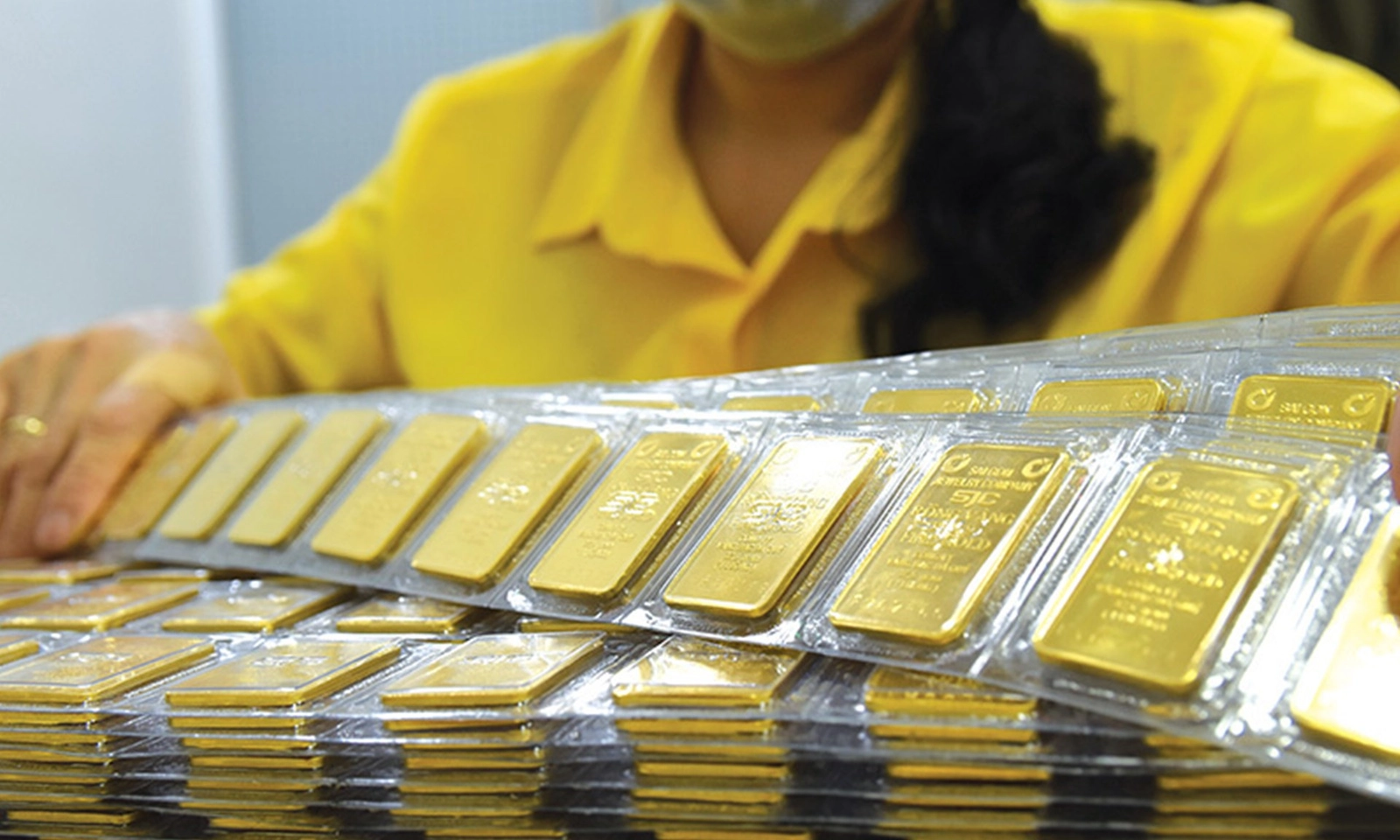 Giá vàng tăng sốc 149,1 triệu đồng/lượng