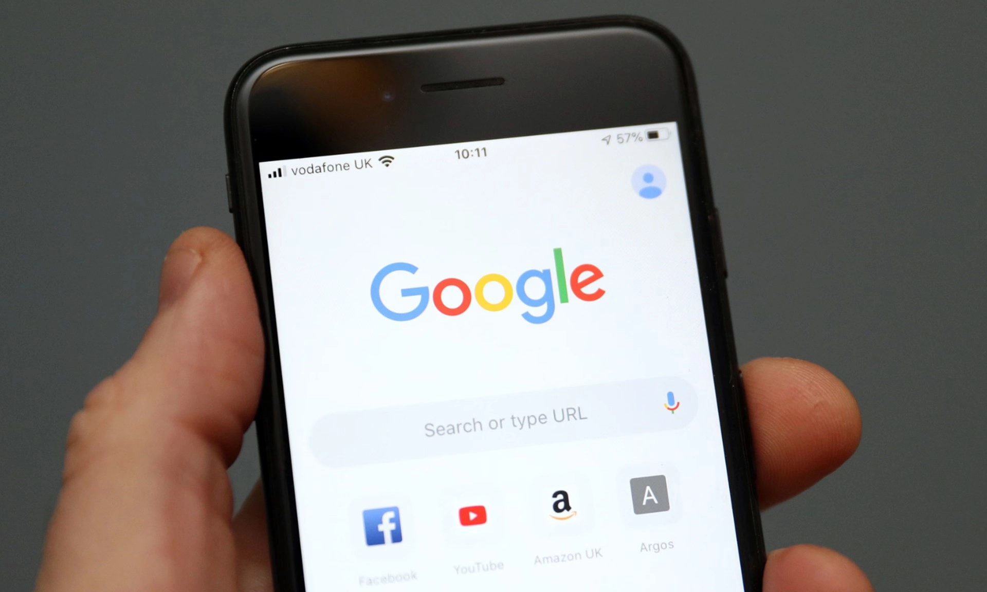 Báo chí Ý yêu cầu điều tra AI Overviews của Google