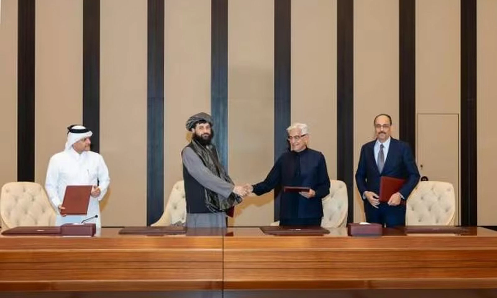 Pakistan và Afghanistan đạt thỏa thuận ngừng bắn sau một tuần giao tranh đẫm máu
