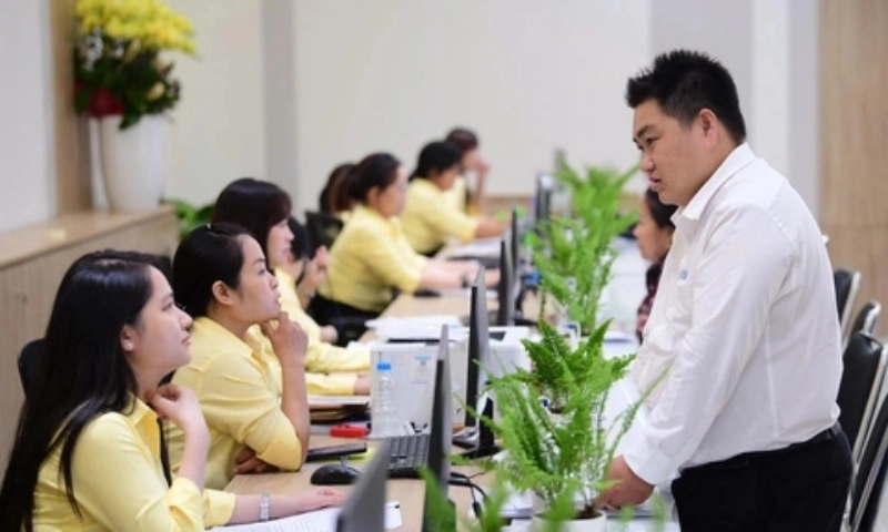 TPHCM đề xuất sửa quy định thu nhập tăng thêm cho cán bộ, công chức 