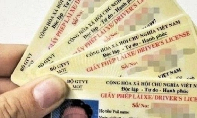 Nhiều tiện ích khi đổi giấy phép lái xe bản giấy sang thẻ PET