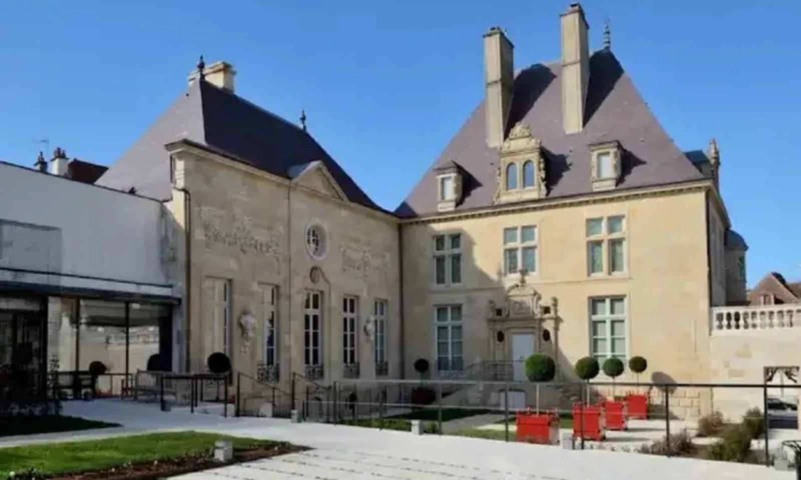 Gần 2.000 đồng xu cổ bị trộm khỏi bảo tàng Pháp trong đêm