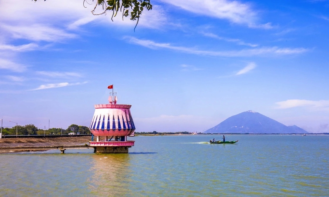 Hồ Dầu Tiếng xả nước linh hoạt từ 25/10 để ứng phó mưa lũ