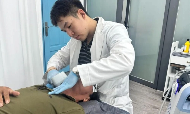 Bắt nhóm giả bác sĩ lừa hơn 17 tỉ đồng ở TPHCM