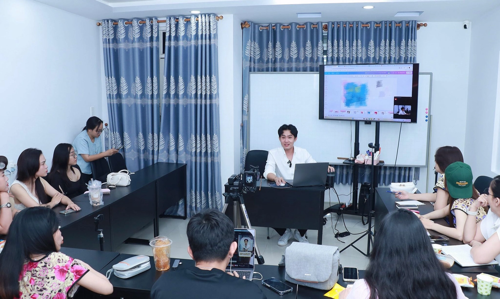 Một cú rẽ ngang tạo nên nghề của kỷ nguyên số
