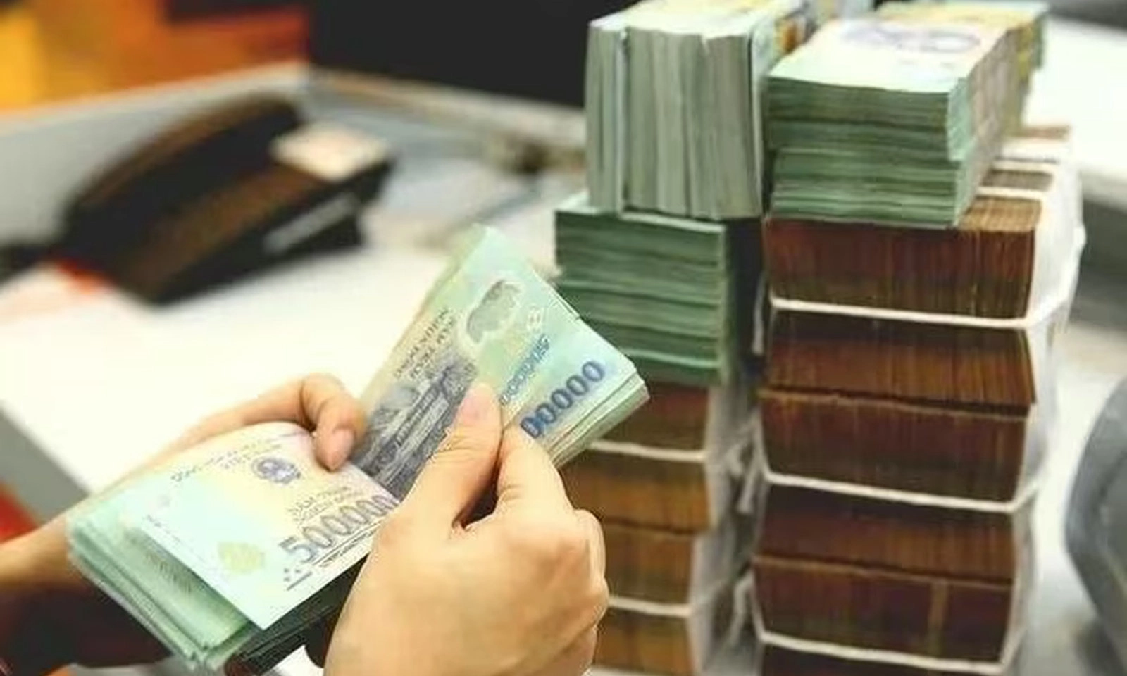 Từ 1/11, giao dịch từ 500 triệu đồng phải báo cáo Cục Phòng, chống rửa tiền