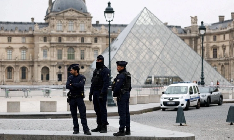 Pháp: Bắt giữ hai nghi phạm liên quan đến vụ trộm nữ trang hoàng gia