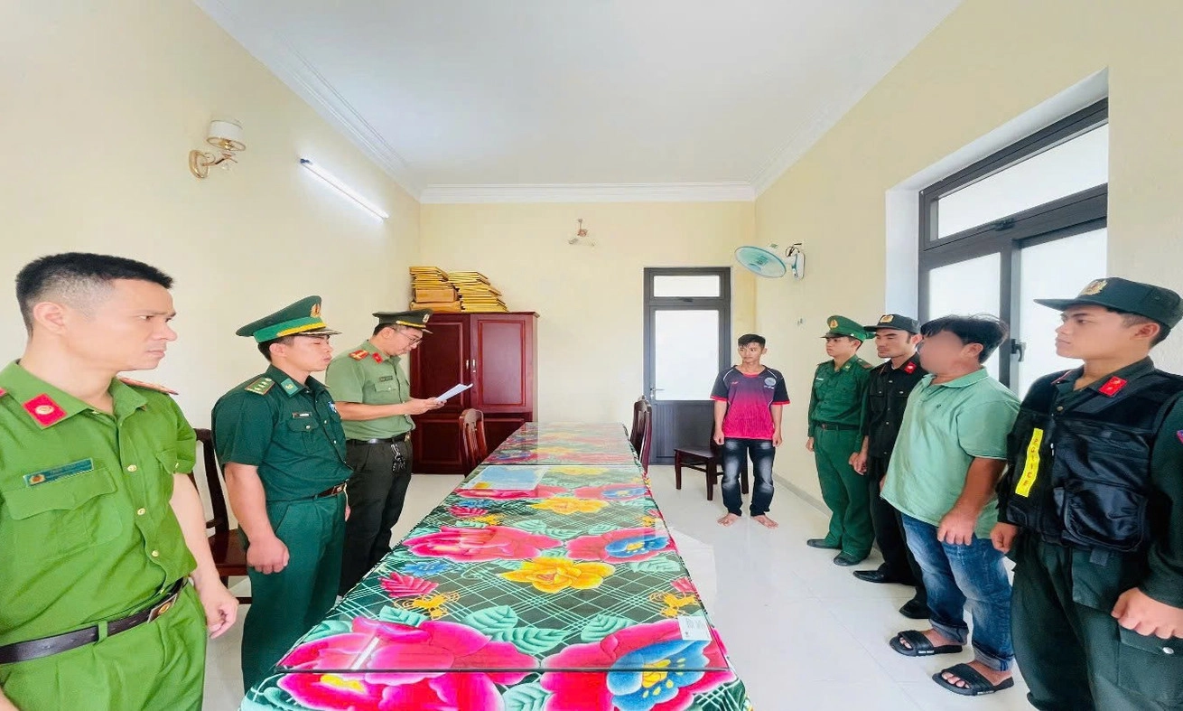 Hai thuyền trưởng bị bắt vì đưa người ra vùng biển nước ngoài trái phép