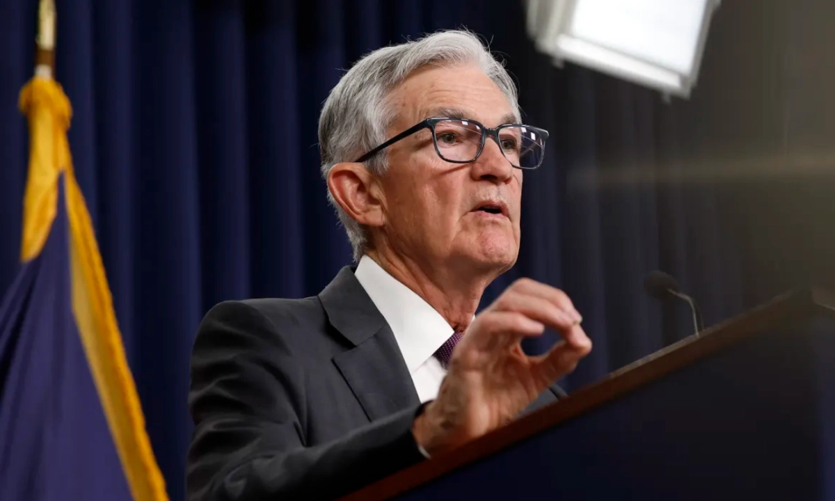 Fed cân nhắc hạ lãi suất lần 2 trong năm giữa “bóng mờ dữ liệu”