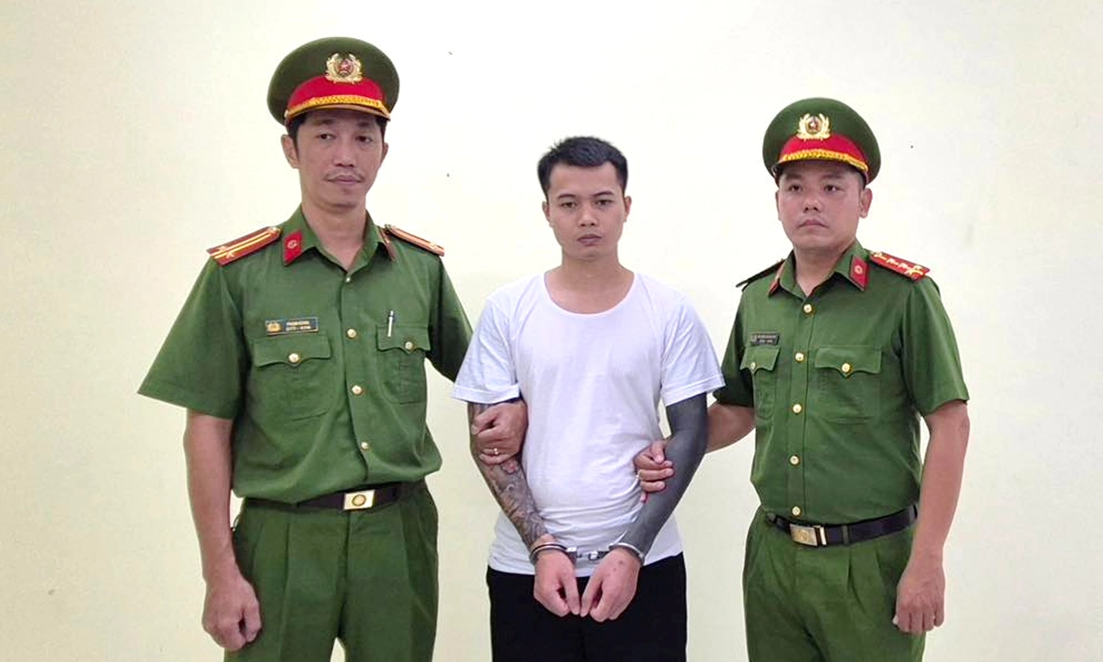 Bắt chủ tài khoản TikTok “Tàng Keng Ông Trùm” vì đăng clip công kích hoạt động cứu trợ