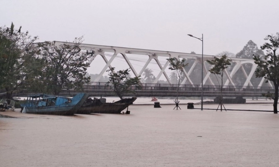 Huế và Đà Nẵng chủ động ứng phó lũ đặc biệt lớn