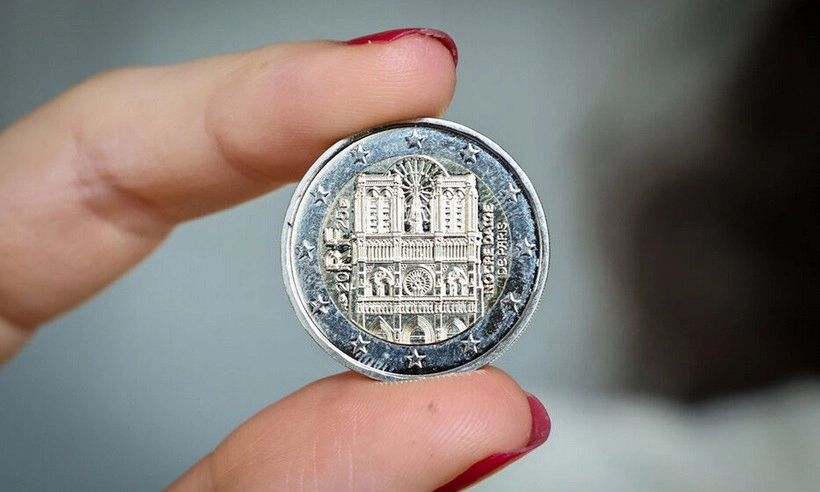 Nhà thờ Đức Bà Paris xuất hiện trên đồng tiền 2 euro mới của Pháp