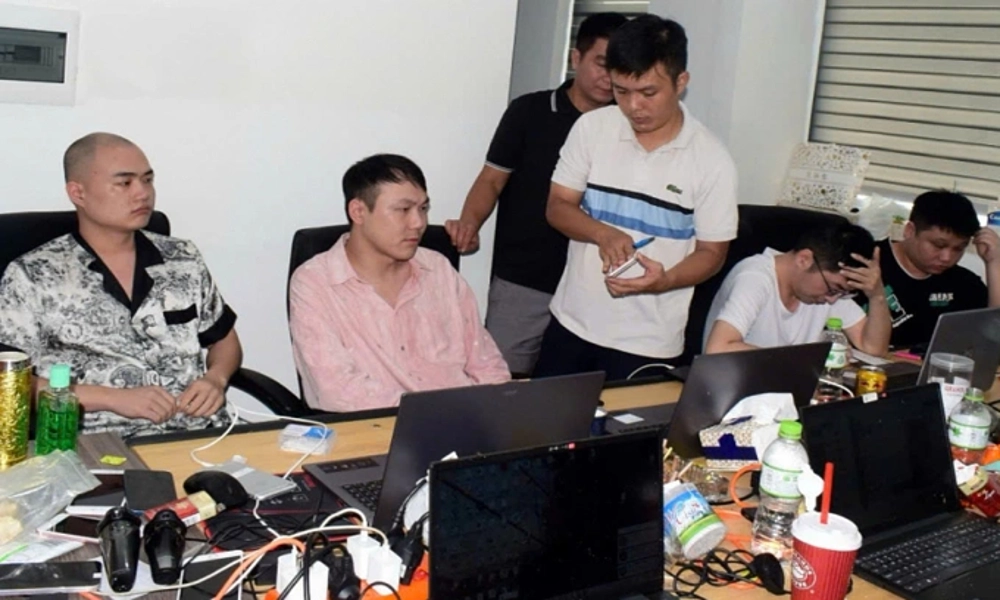 Bắt hơn 50 người Trung Quốc lập “trụ sở” lừa đảo tại Hà Nội và Đà Nẵng