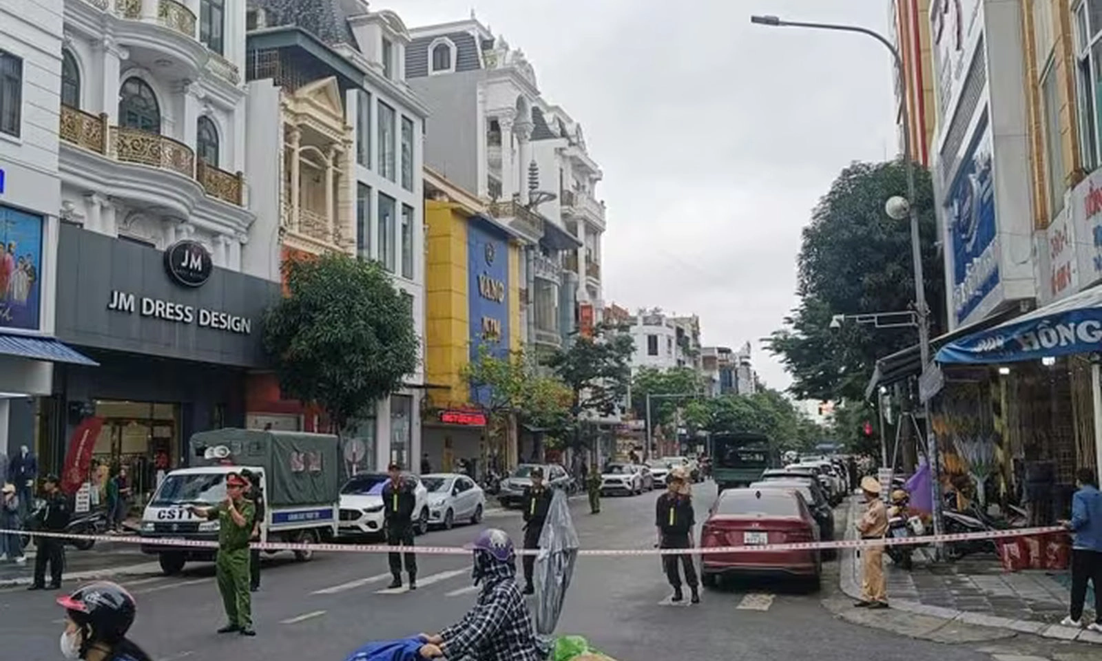 Thanh Hóa: Phong tỏa khu phố vàng Lê Hoàn, khám xét hàng loạt tiệm kinh doanh lớn