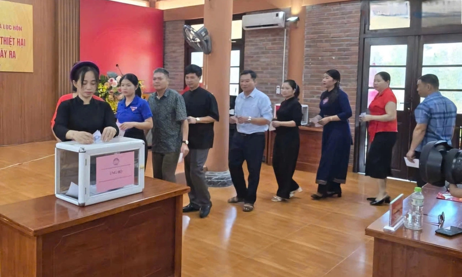 Quảng Ninh hỗ trợ 23 tỉ đồng cho miền Trung khắc phục bão lũ