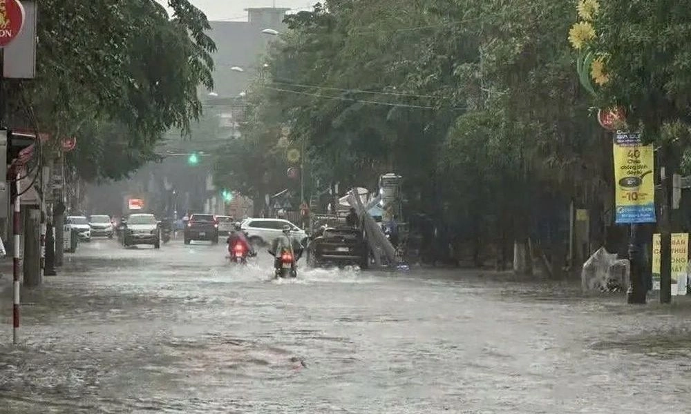 Quảng Ngãi mưa lớn, nguy cơ lũ chồng lũ 