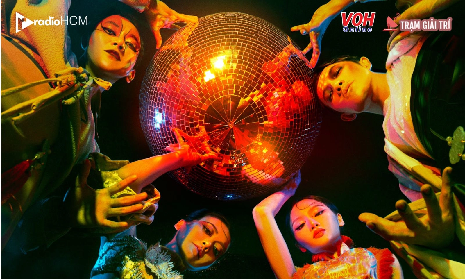 Đại Tiệc Trăng Máu 8 giới thiệu dàn diễn viên chất lượng qua bộ ảnh Halloween