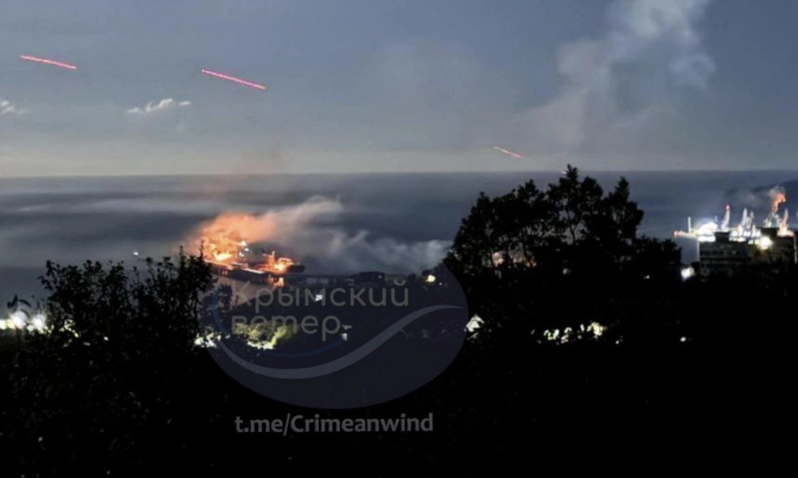 Máy bay không người lái Ukraine tấn công cảng dầu quan trọng của Nga, ít nhất 1 tàu bốc cháy