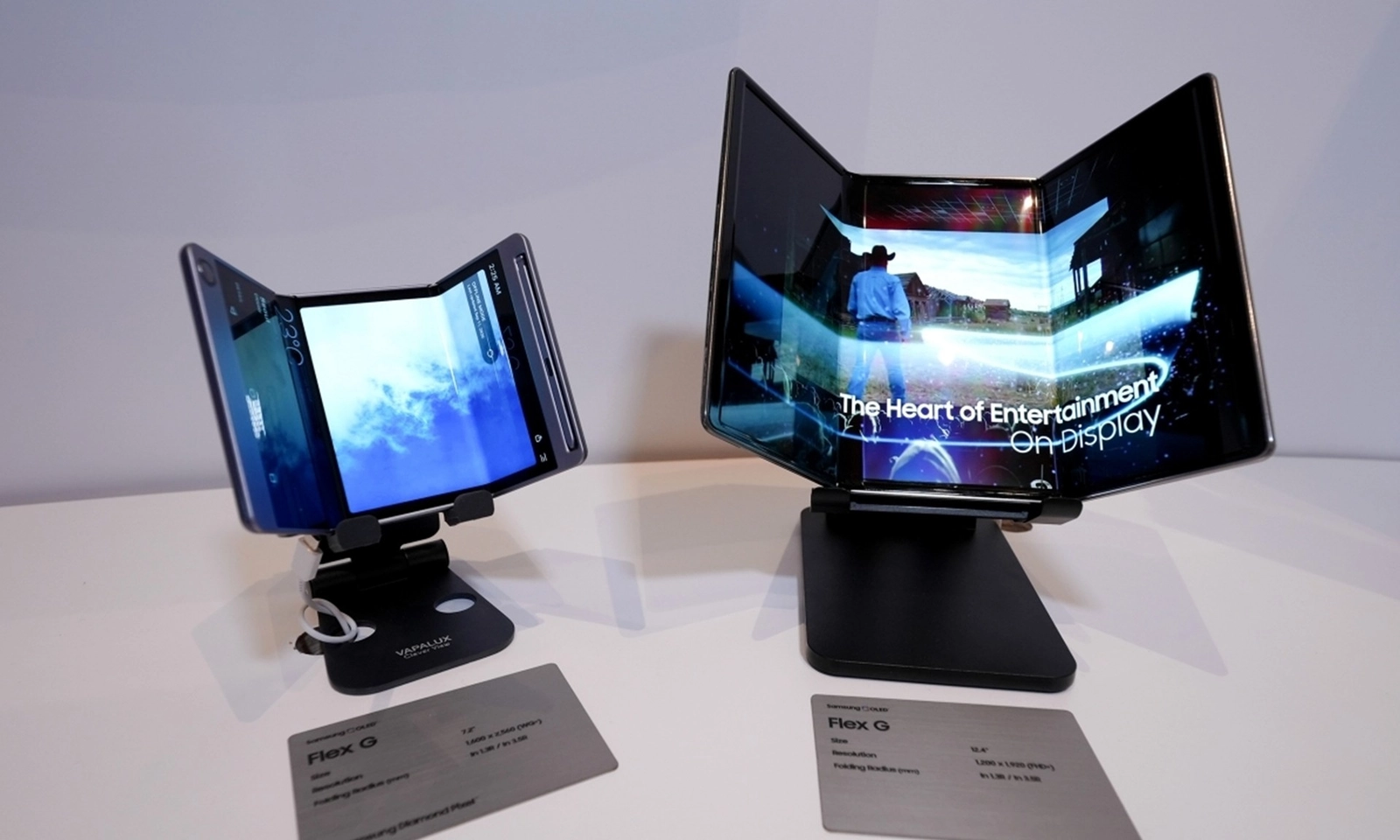 Samsung sắp ra mắt điện thoại gập ba 