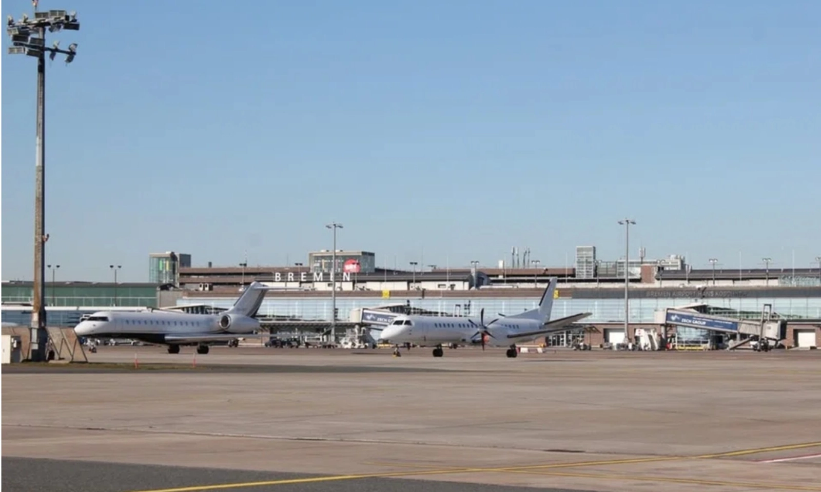 Máy bay không người lái khiến một sân bay tại Đức tạm ngưng hoạt động