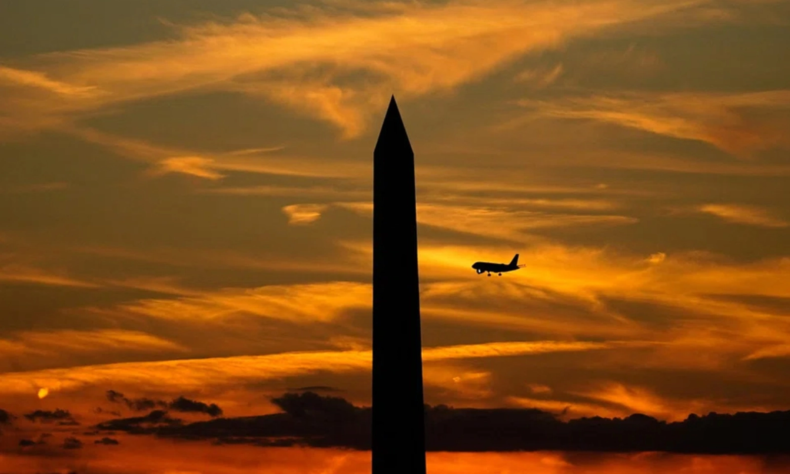 Mỹ cắt giảm 10% chuyến bay do chính phủ tiếp tục đóng cửa 