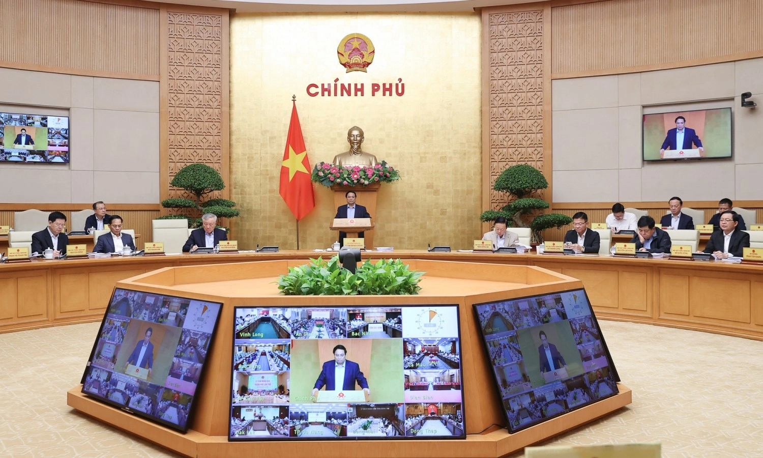 Thủ tướng chủ trì phiên họp Chính phủ tháng 10/2025