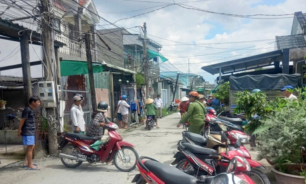 Phát hiện thi thể hai mẹ con và bạn trai trong phòng trọ nghi ngạt khí