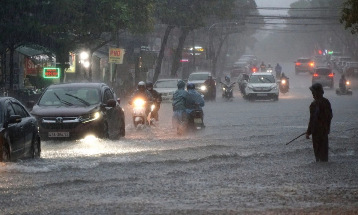 Mưa giảm dần ở Thanh Hóa-Hà Tĩnh từ đêm 8/11, nguy cơ sạt lở còn cao