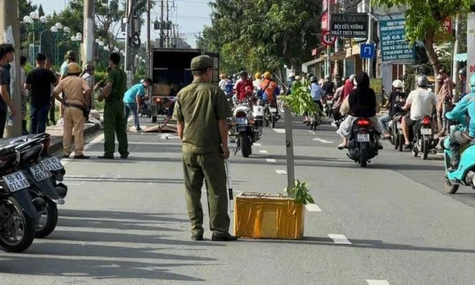 Đi bộ tập thể dục lúc rạng sáng, người đàn ông bị xe tải tông tử vong 