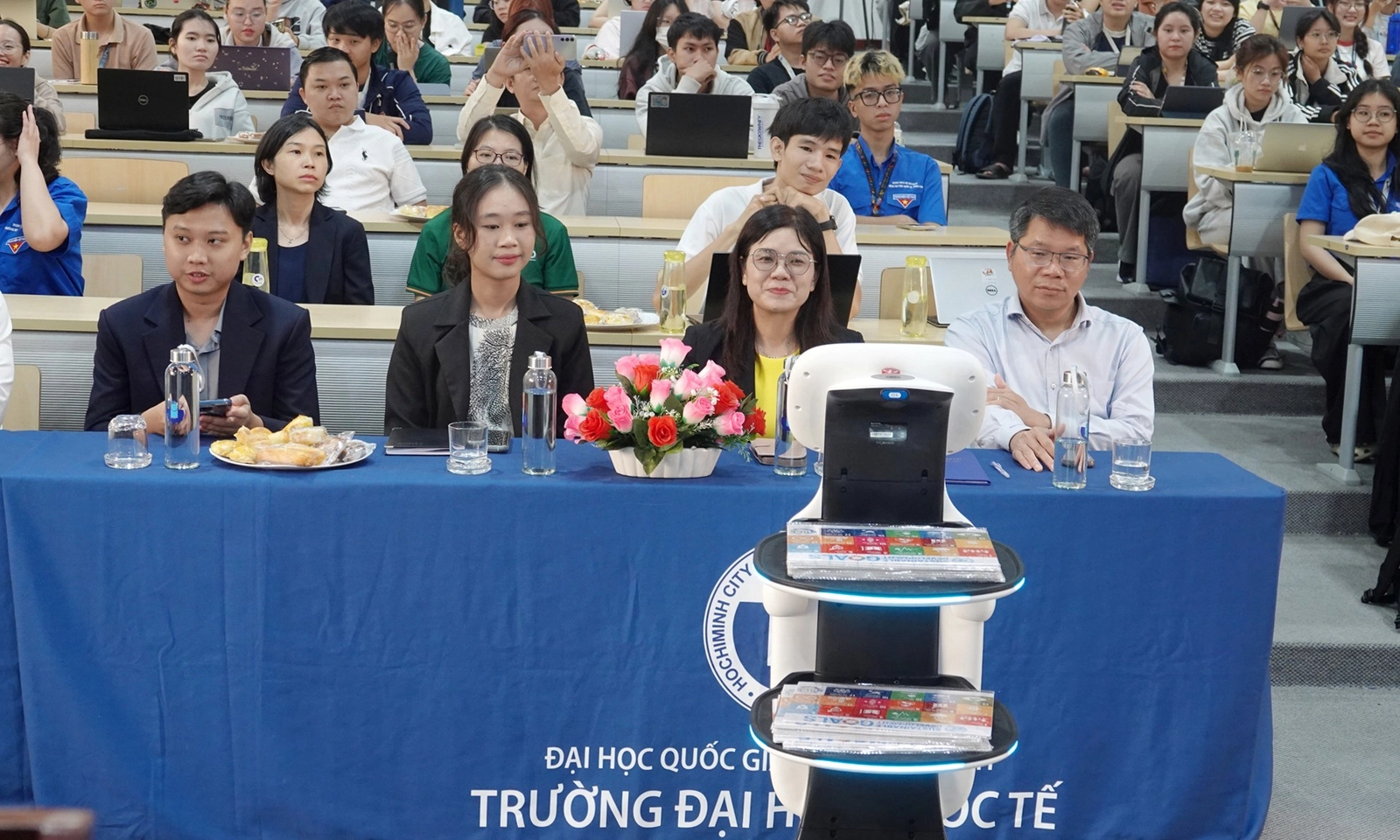 Khai mạc tuần lễ đổi mới sáng tạo và chuyển đổi số năm 2025