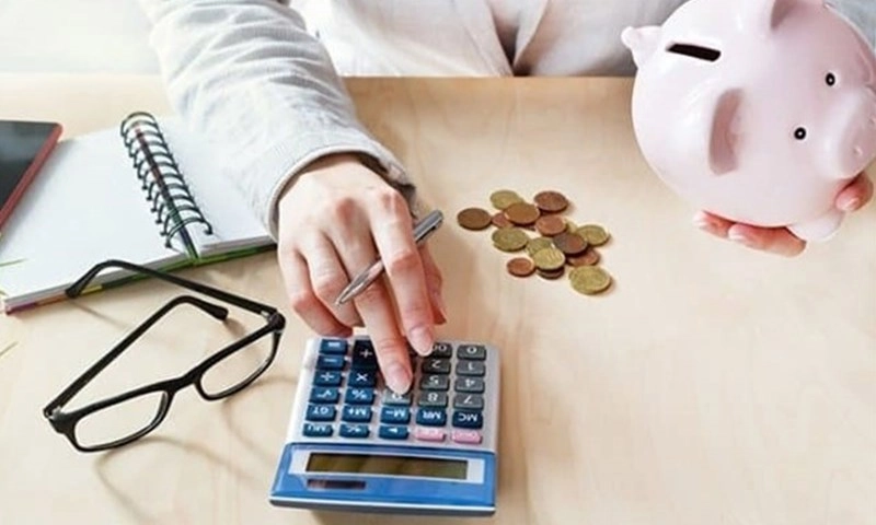 Tiết kiệm kiểu sai lầm: Nhiều người trung niên tưởng giữ được tiền nhưng đang nghèo dần đi