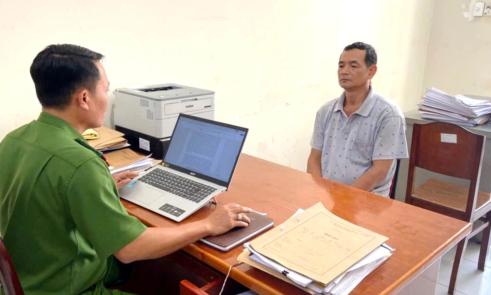 Truy bắt nhanh đối tượng trộm cắp 1,8 tỷ đồng trong cốp xe máy