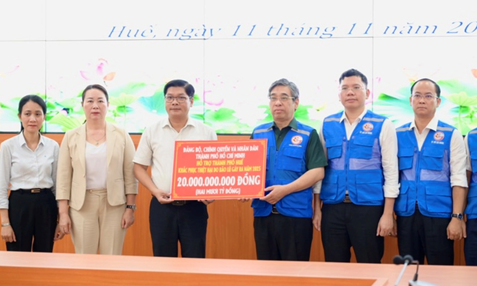 TPHCM hỗ trợ Huế và Đà Nẵng hơn 35 tỷ đồng khắc phục thiệt hại bão lũ