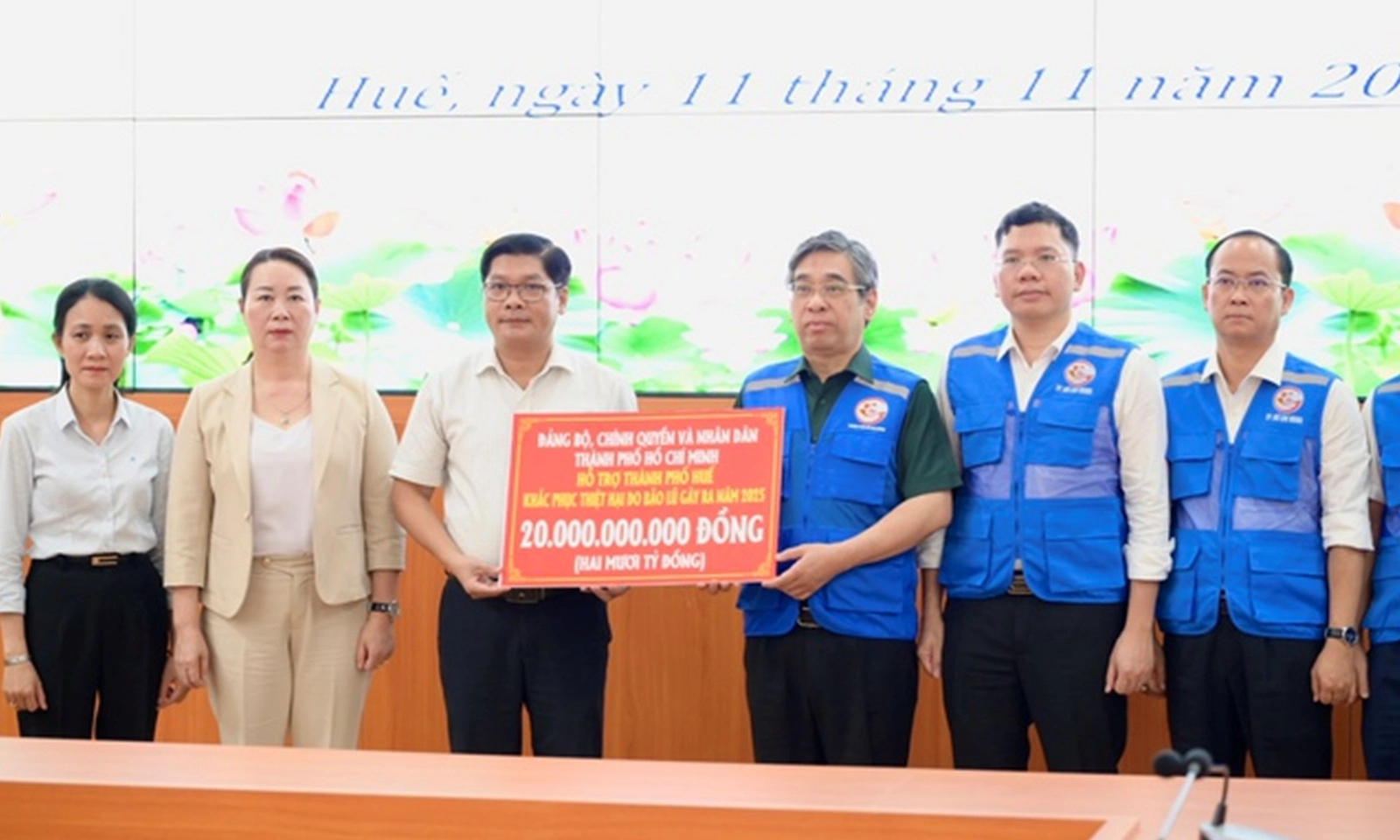 TPHCM hỗ trợ Huế và Đà Nẵng hơn 35 tỷ đồng khắc phục thiệt hại bão lũ