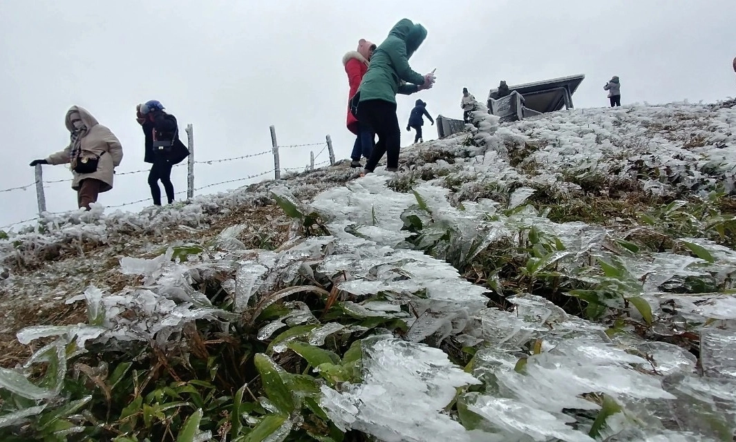 Dự báo đợt không khí lạnh mạnh gây rét kéo dài ở miền Bắc, mưa lớn diện rộng tại miền Trung
