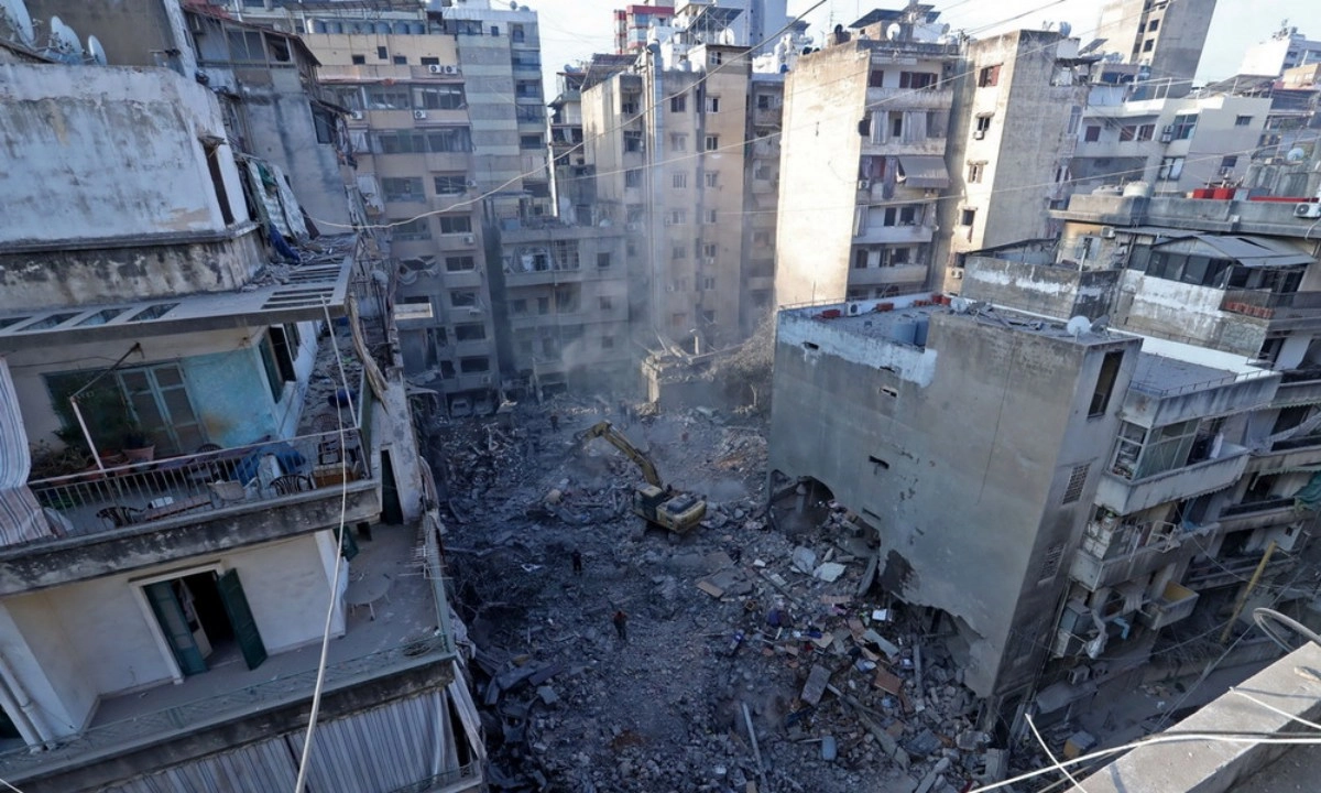 Israel không kích kho vũ khí Hezbollah ở Nam Liban