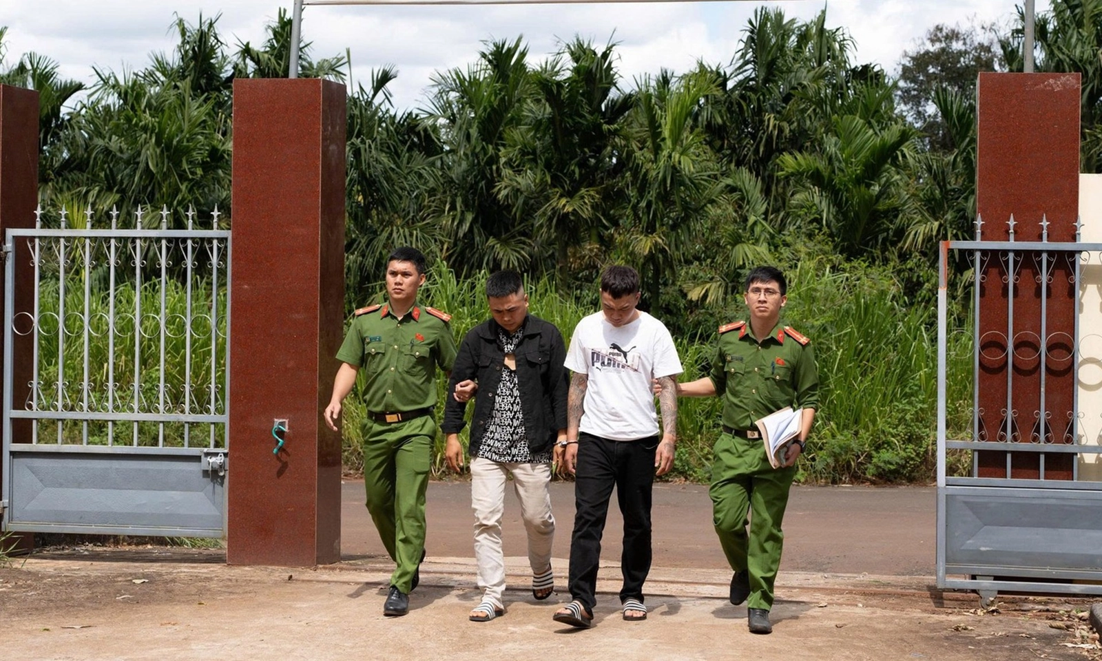 Đắk Lắk: Bắt nhóm đòi tiền bảo kê, cưỡng đoạt tài sản tại hội chợ