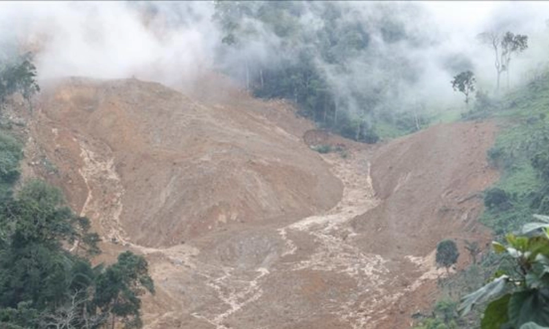 Khẩn trương tìm kiếm 3 người nghi bị vùi lấp