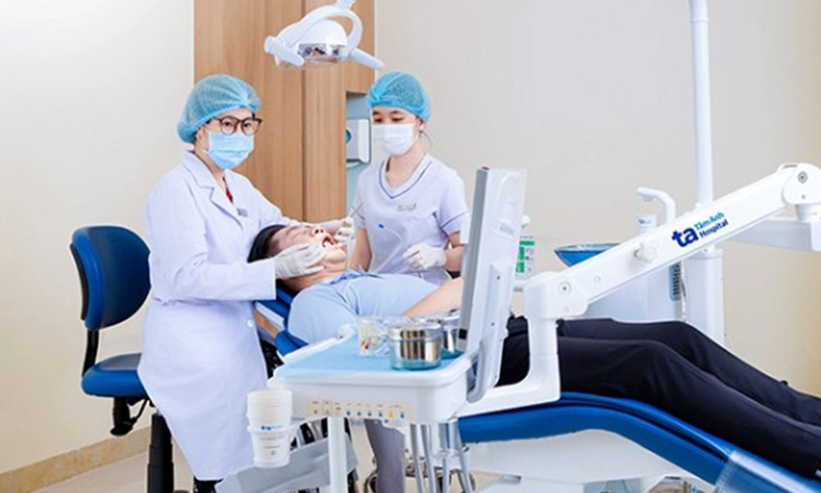 Nhiều người trẻ mất răng vì lười đi khám