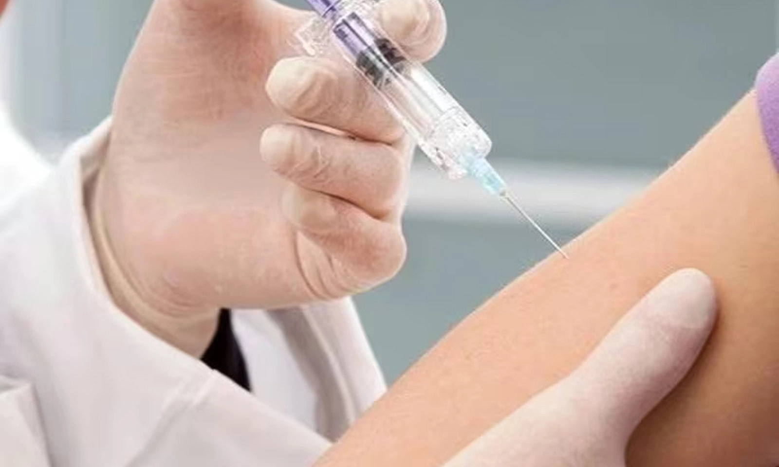 Từ năm 2026, trẻ em gái 11 tuổi tại 4 tỉnh sẽ được tiêm miễn phí vaccine HPV
