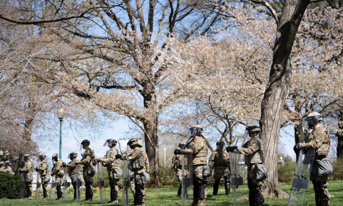Mỹ rút Vệ binh Quốc gia khỏi Chicago và Portland
