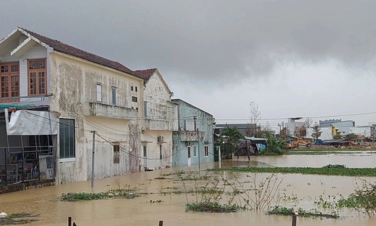 Gia Lai giao các trường căn cứ diễn biến mưa lũ cho học sinh nghỉ học