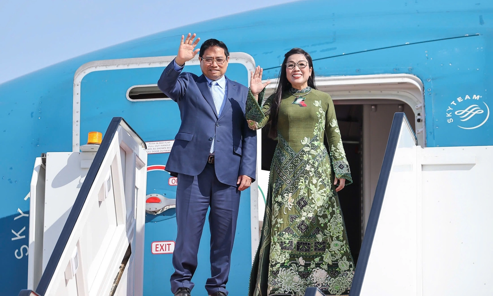 Thủ tướng Phạm Minh Chính rời Kuwait, lên đường thăm chính thức Algeria